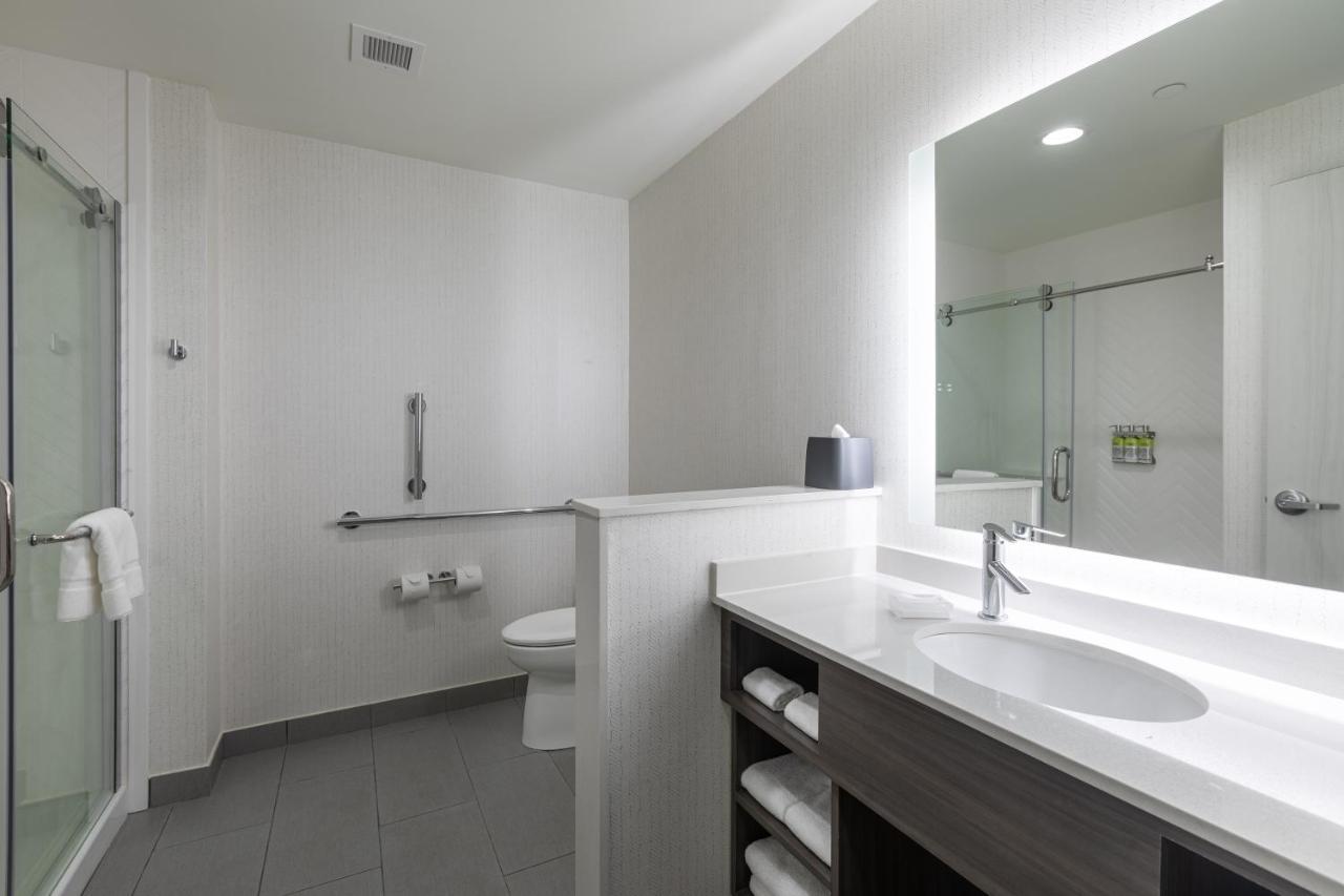 Holiday Inn Greenville - Woodruff Road By Ihg Bagian luar foto