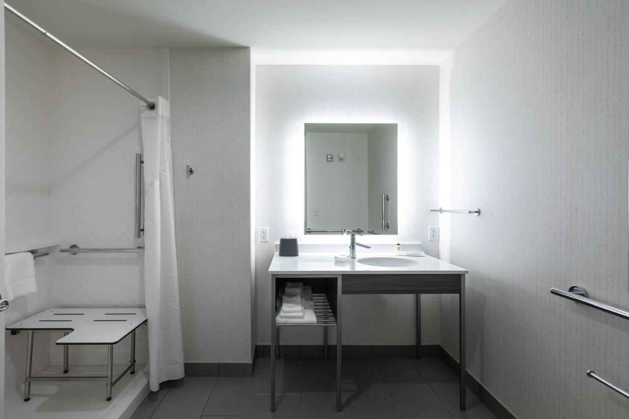 Holiday Inn Greenville - Woodruff Road By Ihg Bagian luar foto