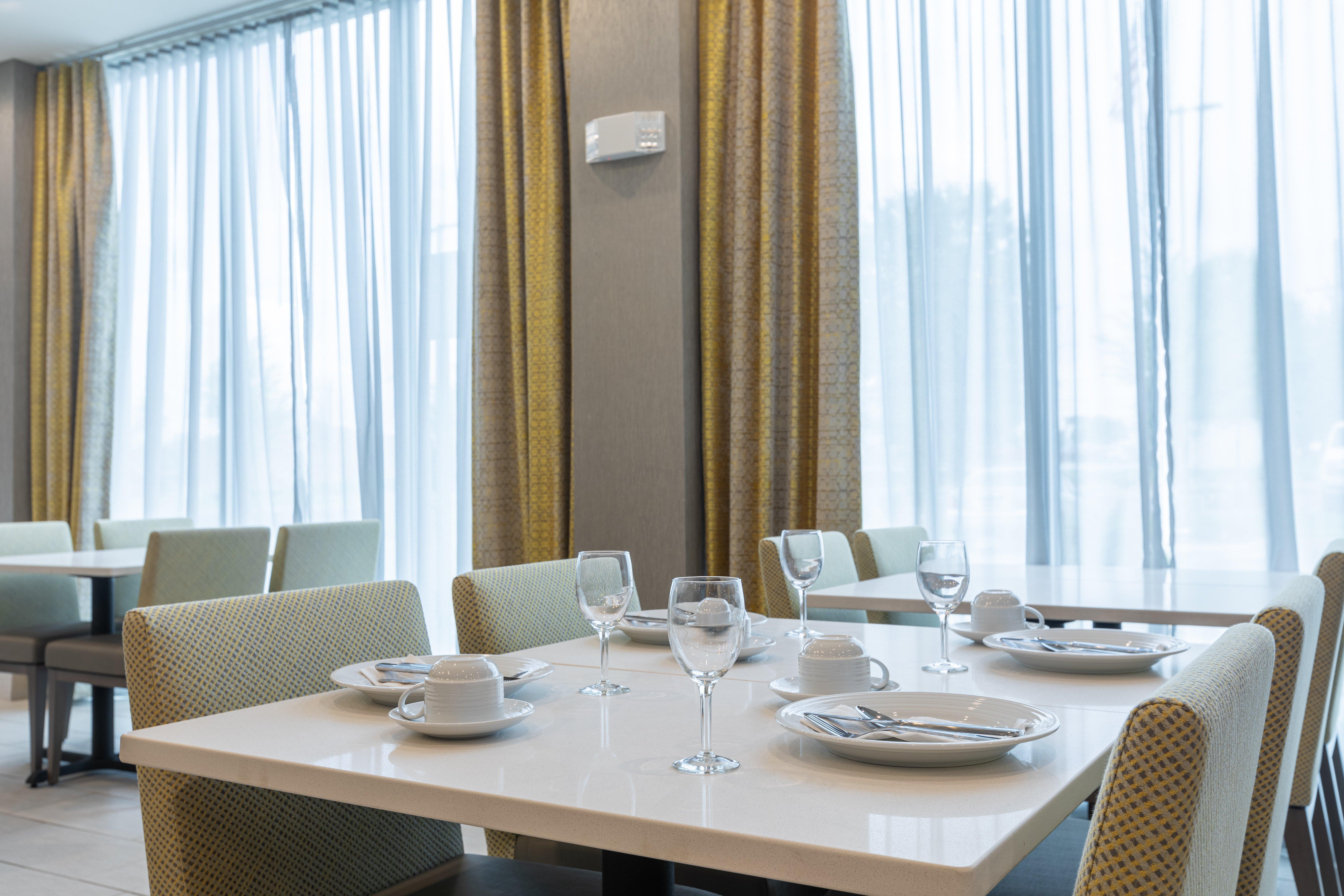 Holiday Inn Greenville - Woodruff Road By Ihg Bagian luar foto