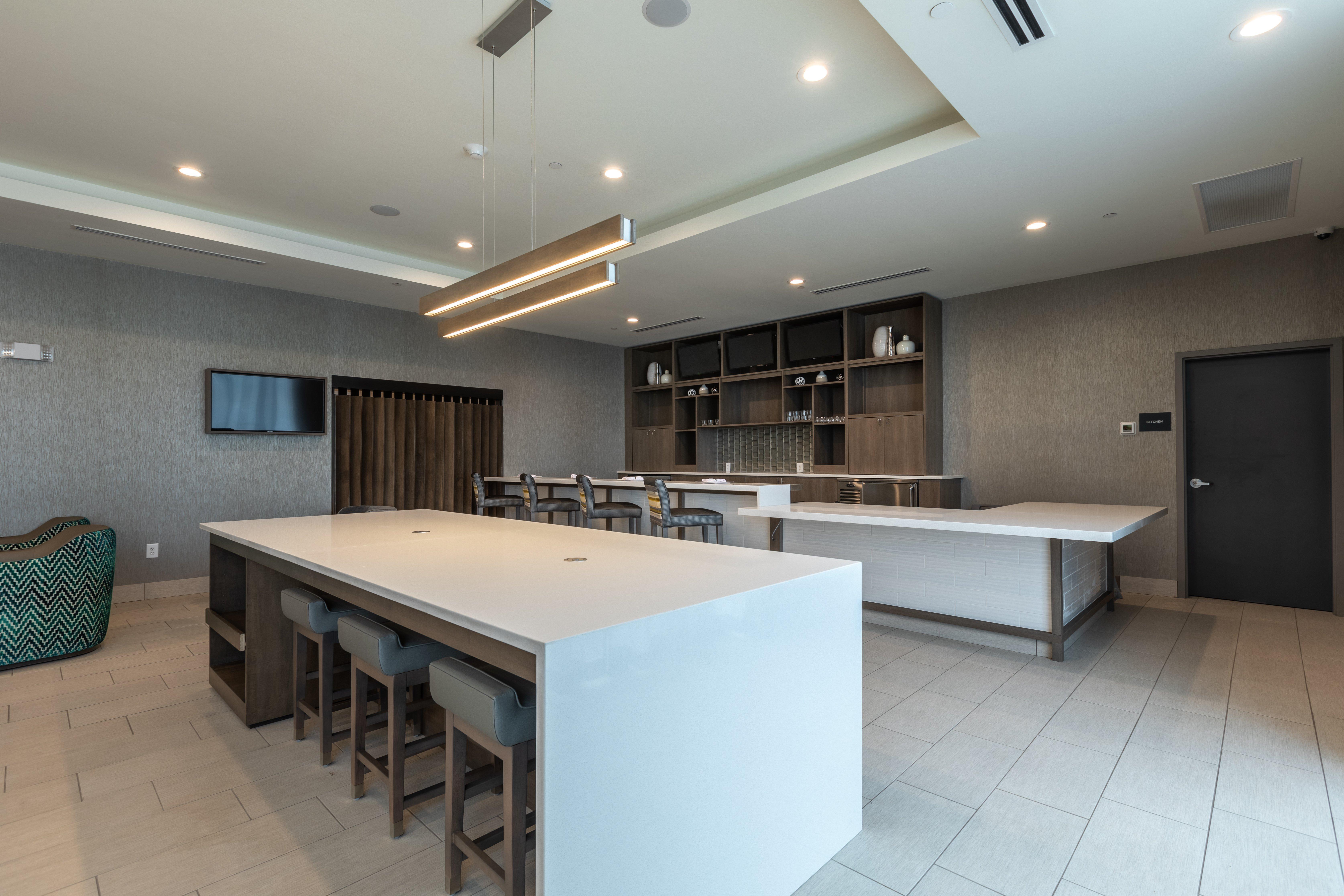 Holiday Inn Greenville - Woodruff Road By Ihg Bagian luar foto