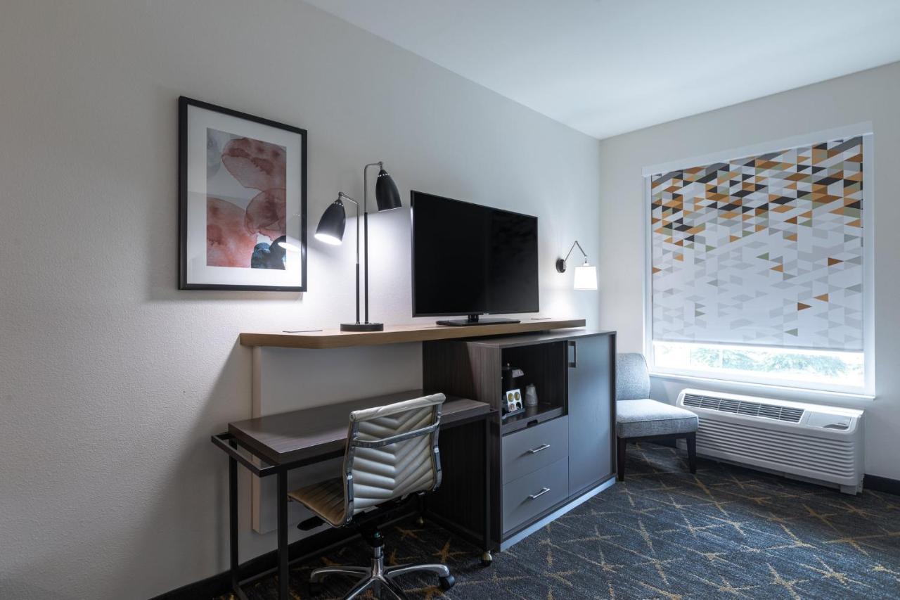 Holiday Inn Greenville - Woodruff Road By Ihg Bagian luar foto